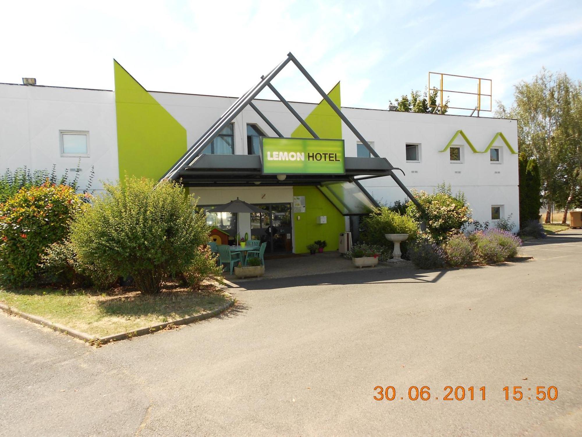 Lemon Hotel Le Coteau Exterior photo