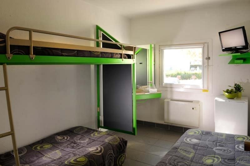 Lemon Hotel Le Coteau Room photo