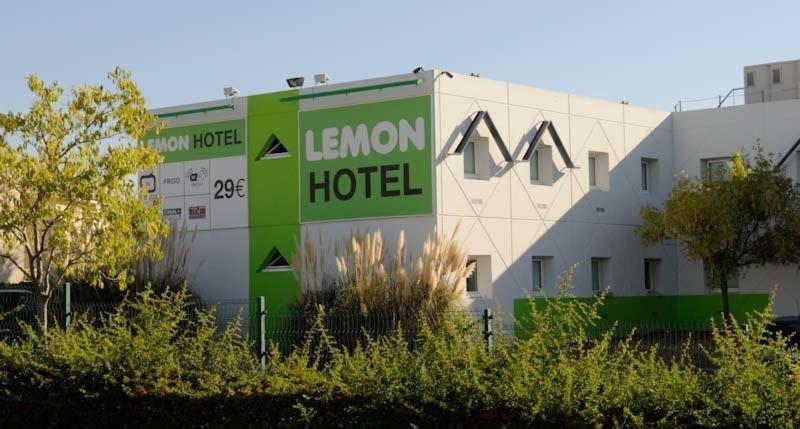 Lemon Hotel Le Coteau Exterior photo